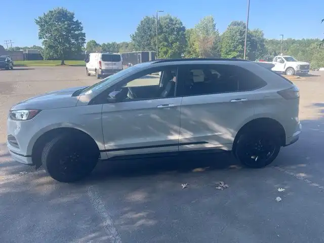 2024 Ford Edge SE AWD's photo