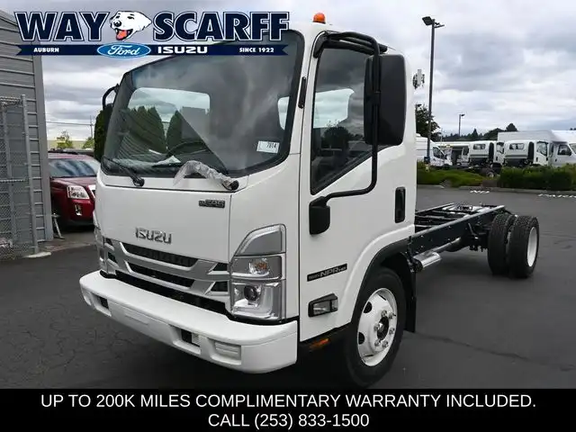 2025 Isuzu NPR's photo