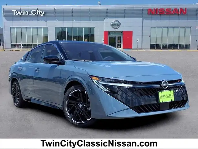 2026 Nissan Sentra SR CVT's photo