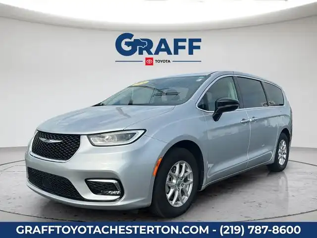 2024 Chrysler Pacifica Touring L's photo