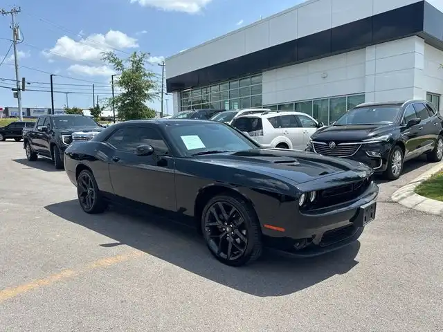 2022 Dodge Challenger SXT Auto's photo
