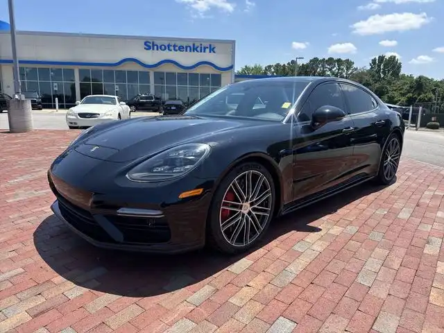 2017 Porsche Panamera Turbo's photo