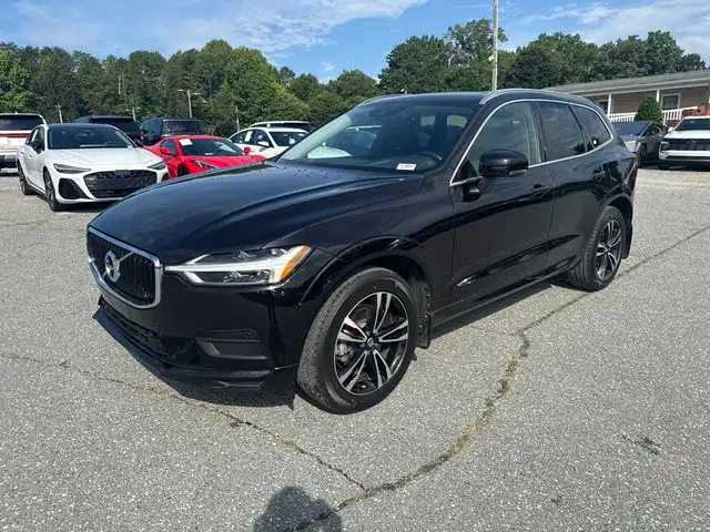 2020 Volvo XC60 T5 Momentum AWD's photo