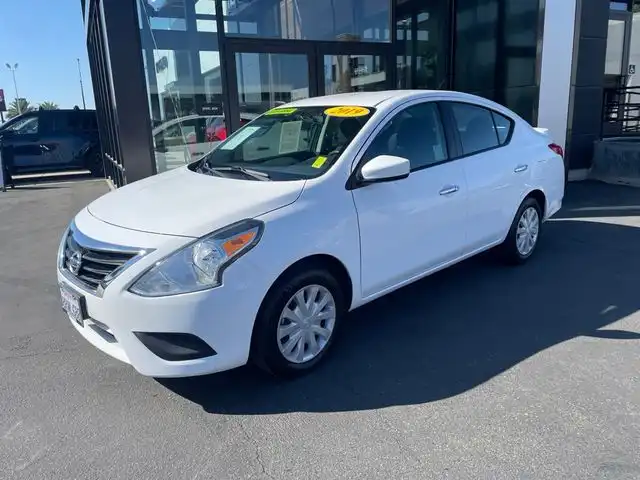 2019 Nissan Versa 1.6 SV CVT's photo