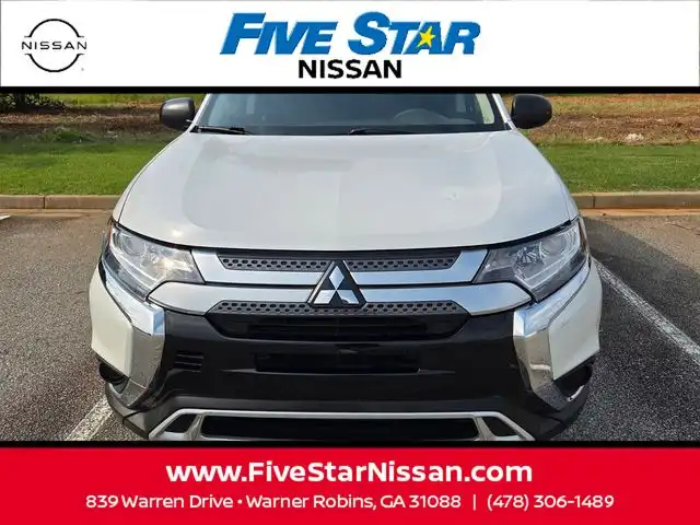 2020 Mitsubishi Outlander ES FWD's photo