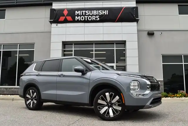 2026 Mitsubishi Outlander SE S-AWC's photo