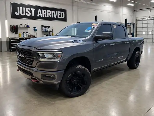 2023 RAM 1500 Big Horn/Lone Star 4x4 Crew Cab 5'7's photo