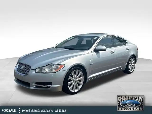2010 Jaguar XF Premium's photo