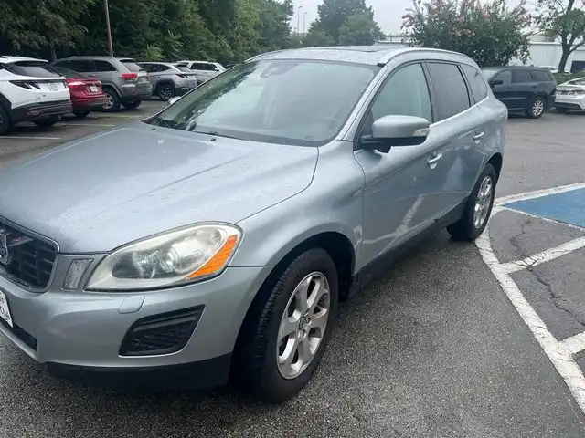 2013 Volvo XC60 3.2 FWD Auto Platinum's photo