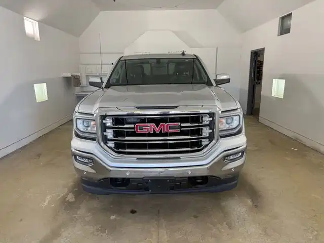 2016 GMC Sierra SLT 4WD Crew Cab Short Box's photo