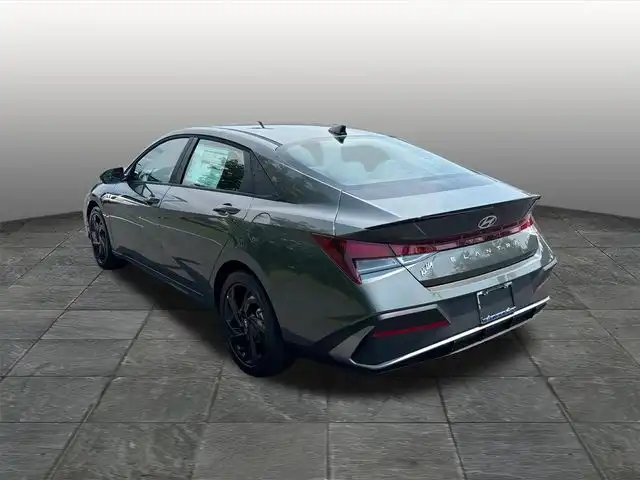 2026 Hyundai Elantra 2.0 SEL Sport IVT's photo