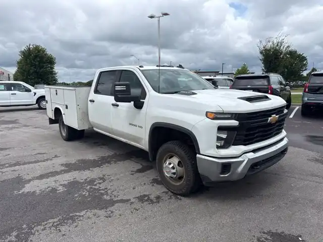 2024 Chevrolet Silverado HD Work Truck Crew Cab 171.5 WB's photo