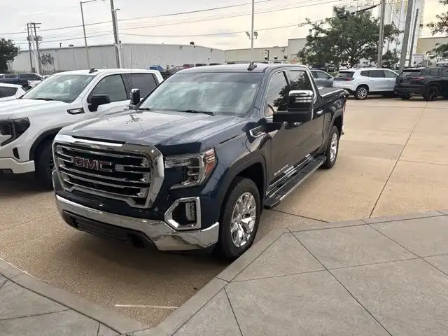 2021 GMC Sierra 4WD Crew Cab Short Box SLT's photo