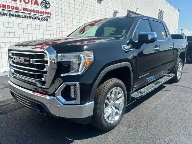 2021 GMC Sierra SLT 2WD Crew Cab Short Box's photo