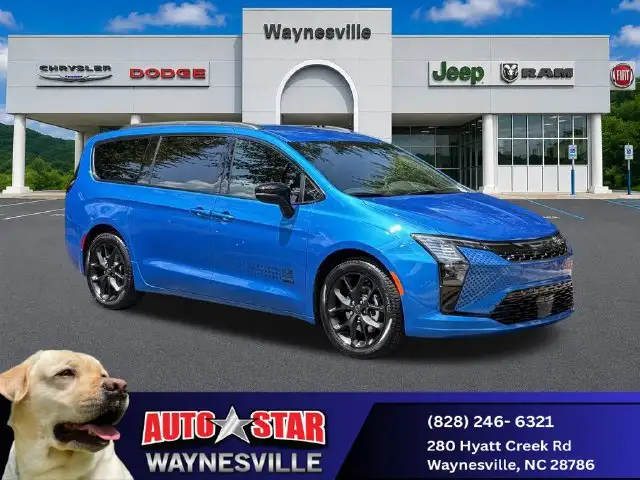 2027 Chrysler Pacifica Select's photo