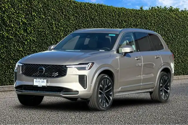 2026 Volvo XC90 B5 Ultra Bright AWD's photo