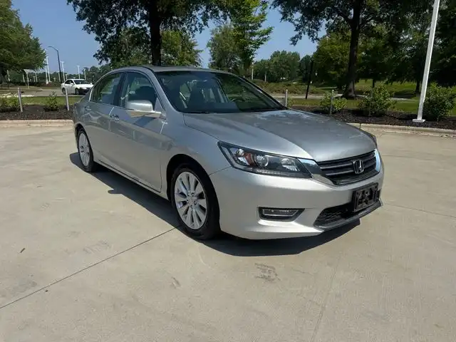 2013 Honda Accord EX-L Auto's photo