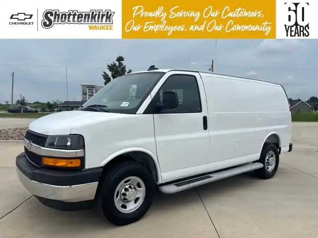 2025 Chevrolet Express 2500 Work Van HD's photo
