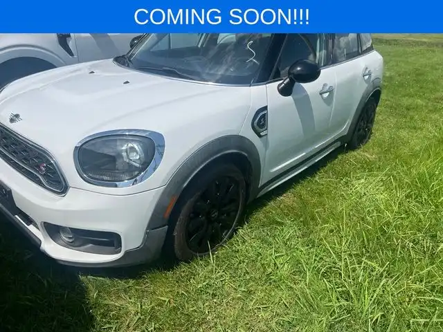 2019 MINI Countryman Cooper S Signature's photo