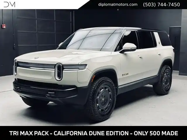 2025 Rivian R1S Ascend Tri-Motor Max Pack's photo