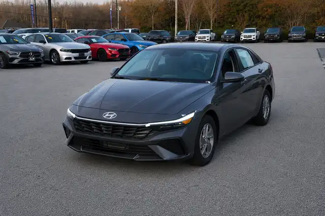 2026 Hyundai Elantra 2.0 SE IVT's photo