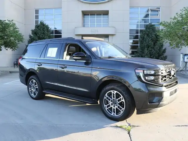 2025 Ford Expedition Active 4x4's photo