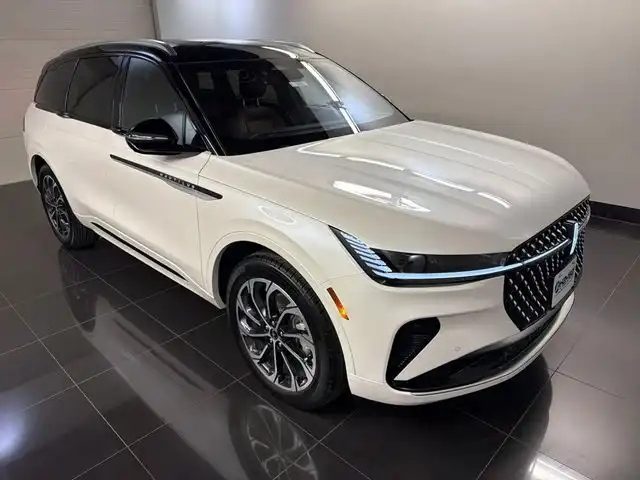 2026 Lincoln Nautilus Reserve AWD's photo