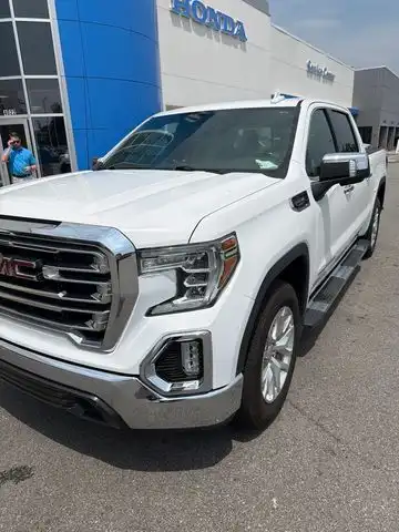 2020 GMC Sierra 2WD Crew Cab Short Box SLT's photo