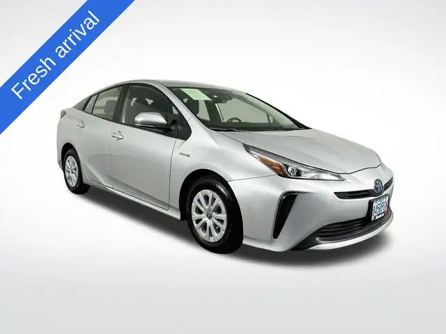 2022 Toyota Prius L Eco FWD's photo