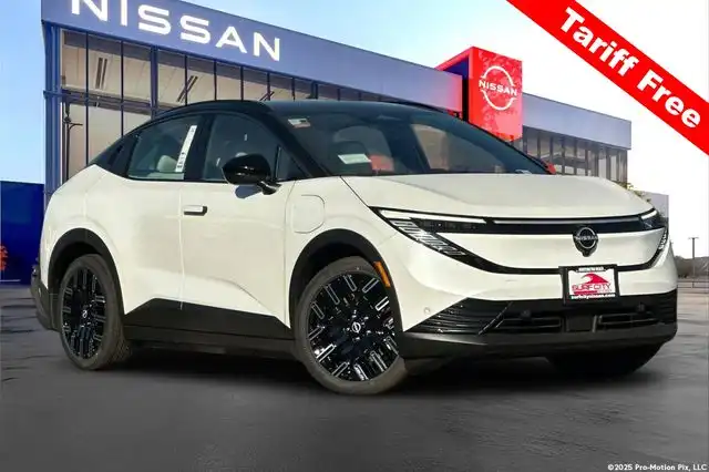 2026 Nissan Leaf Platinum+'s photo