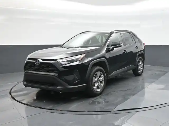 2025 Toyota RAV4 XLE FWD's photo