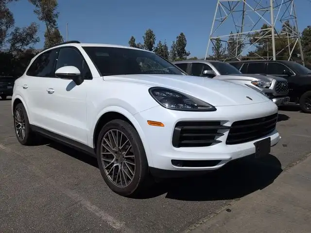 2022 Porsche Cayenne Platinum Edition's photo