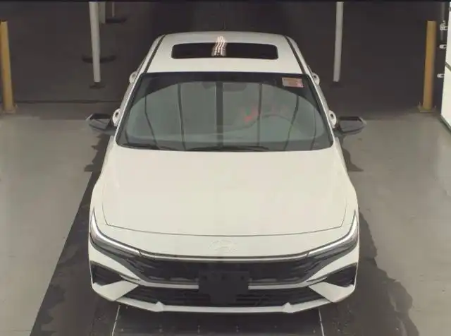 2026 Hyundai Elantra 2.0 Premium SEL Sport's photo