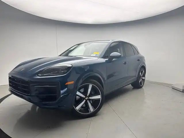 2025 Porsche Cayenne Base's photo