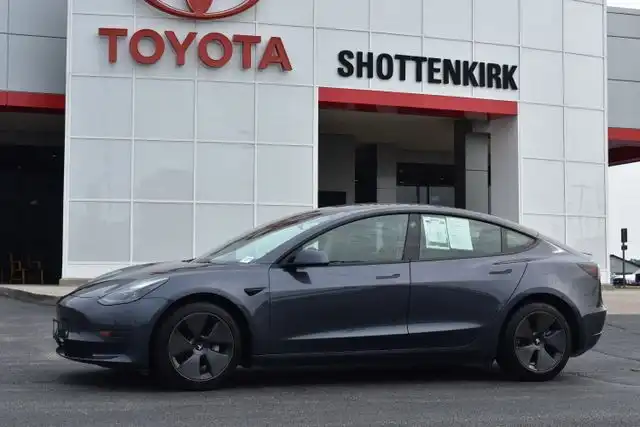 2023 Tesla Model 3 Base's photo