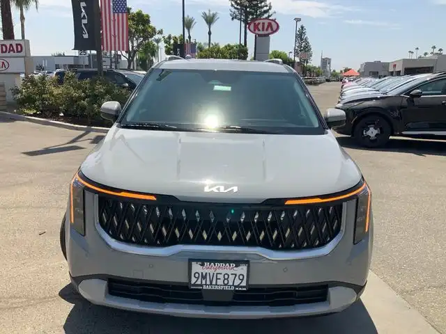 2025 Kia Sedona EX's photo