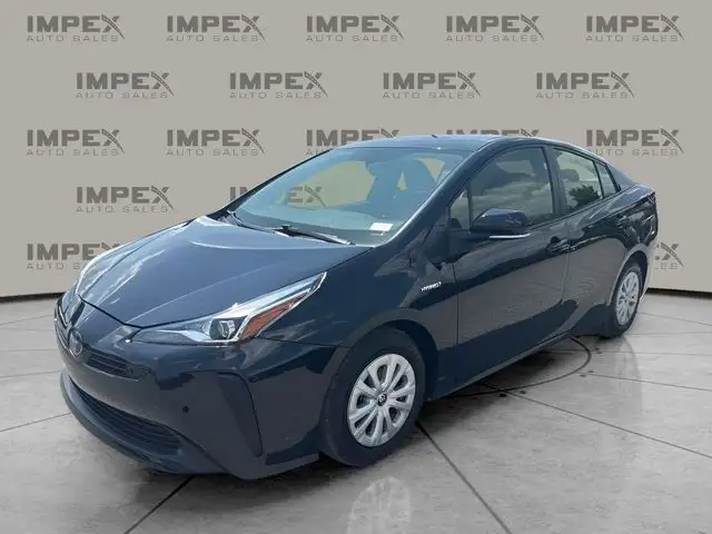 2021 Toyota Prius LE FWD's photo