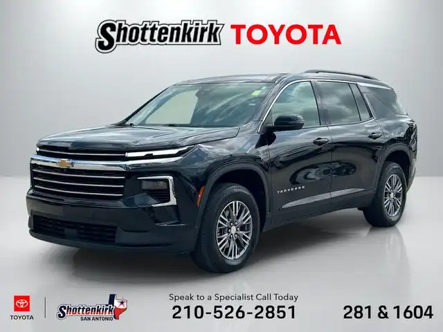 2025 Chevrolet Traverse FWD LT's photo