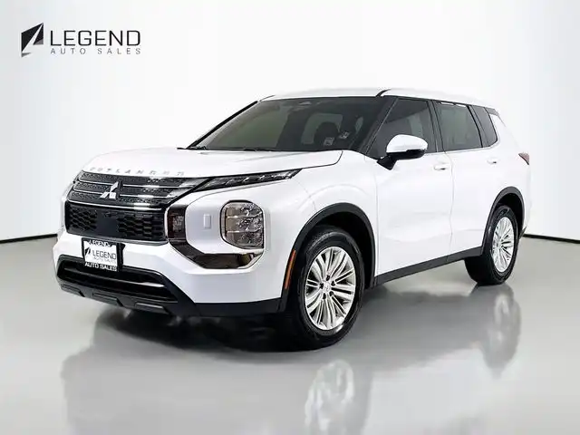 2024 Mitsubishi Outlander ES S-AWC's photo