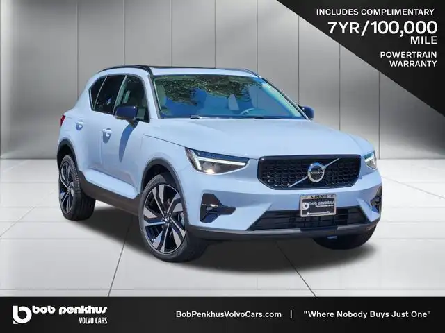 2026 Volvo XC40 B5 Plus Dark AWD's photo