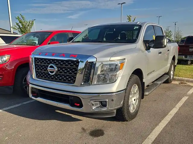 2018 Nissan Titan SV 4X4 Crew Cab's photo