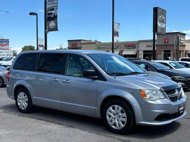 2018 Dodge Grand Caravan SE's photo