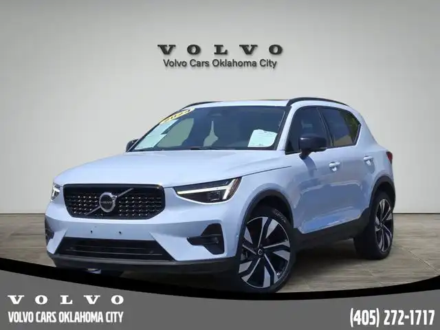 2024 Volvo XC40 B5 Ultimate Dark AWD's photo