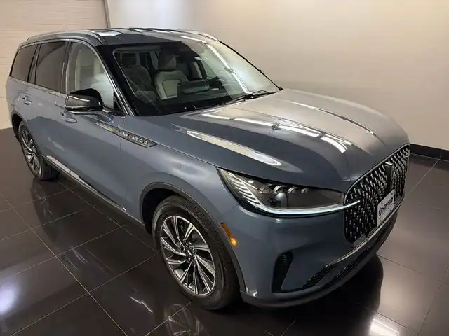 2026 Lincoln Aviator Premiere AWD's photo
