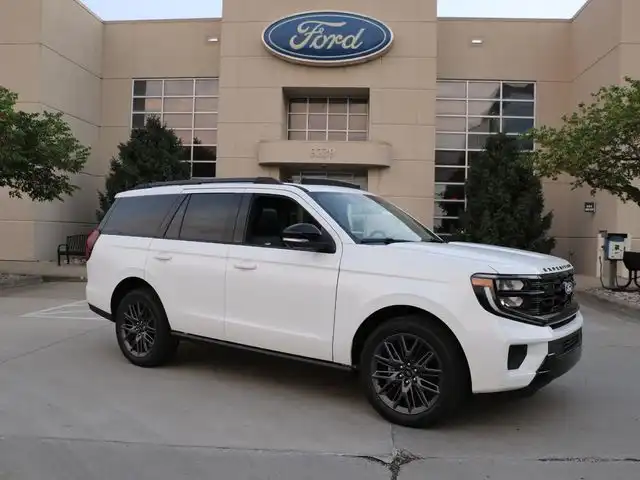2027 Ford Expedition Platinum 4x4's photo