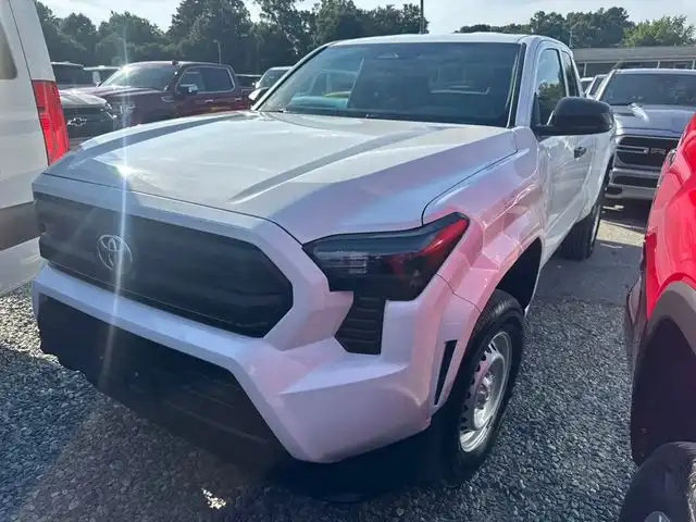 2024 Toyota Tacoma SR 4x2 XtraCab's photo