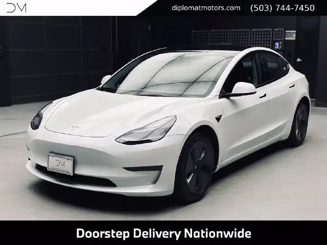 2022 Tesla Model 3 Standard Range Plus's photo