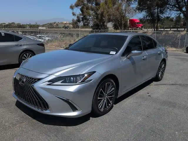 2023 Lexus ES 350 350's photo