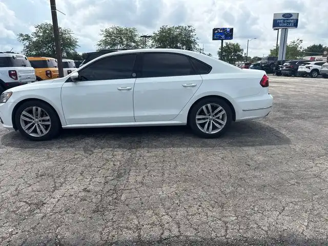 2019 Volkswagen Passat 2.0T Wolfsburg Edition Auto's photo