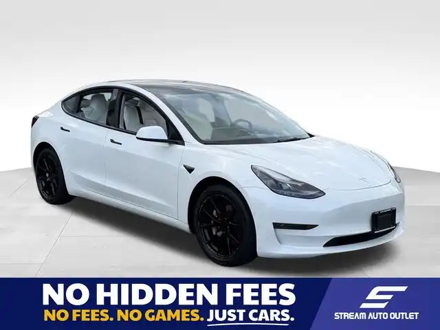 2022 Tesla Model 3 Standard Range Plus's photo